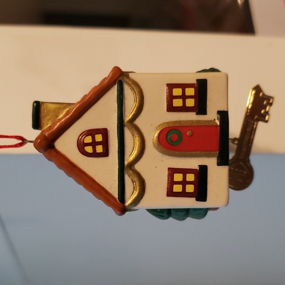 Hallmark Christmas Porcelain 2001 ornaments set of 4 - Picture 3 of 12